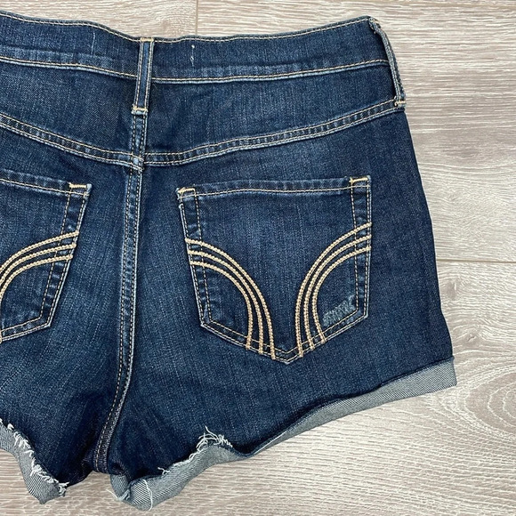 NWOT Hollister High Rise Short Short Ripped Dark Wash Denim 2” Inseam Size 5 - Picture 15 of 15